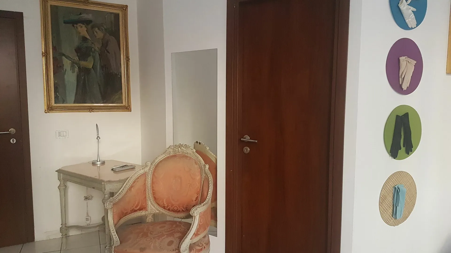 Konukevi Beni Benius Otel Cagliari